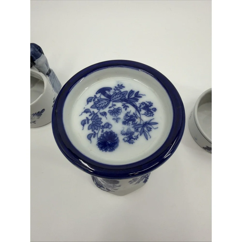 Blue delfts pieces total
